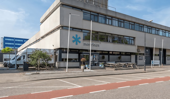 Bedrijfsruimte · 291 m² · €625,-