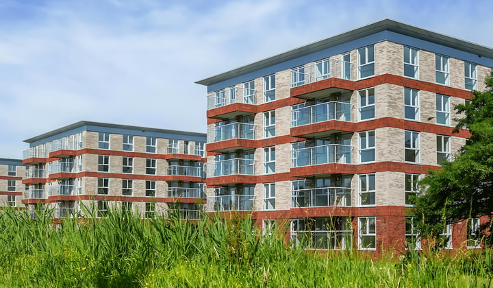 Gemeubileerd appartement met 2 slaapkamers en balkon