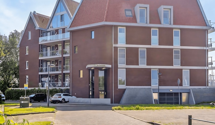Gemeubileerd appartement met balkon en wasmachine