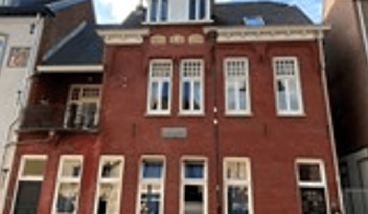 Kamer | 70m² | €912,-