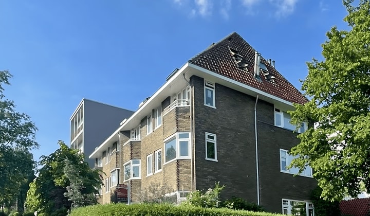 Appartement met Balkon en Inloopdouche