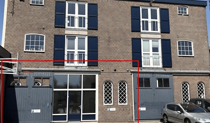 Kamer | 82m² | €1880,-