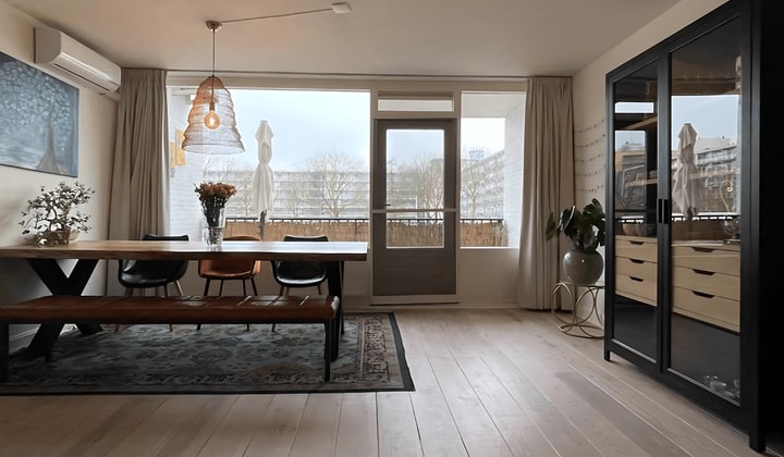 Huis | 111m² | €2245,-