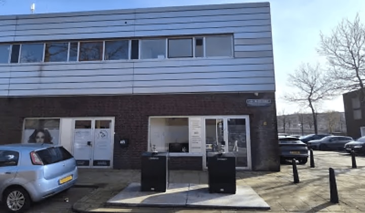 Bedrijfsruimte · 142 m² · €2950,-
