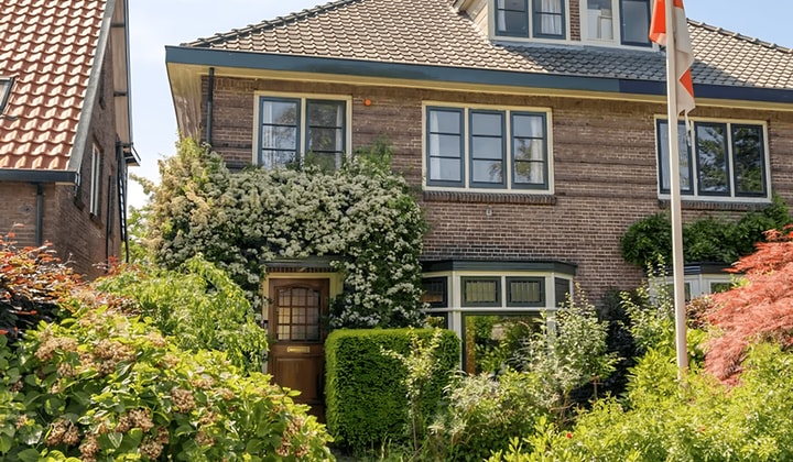 Huis · 113 m² · €2750,-