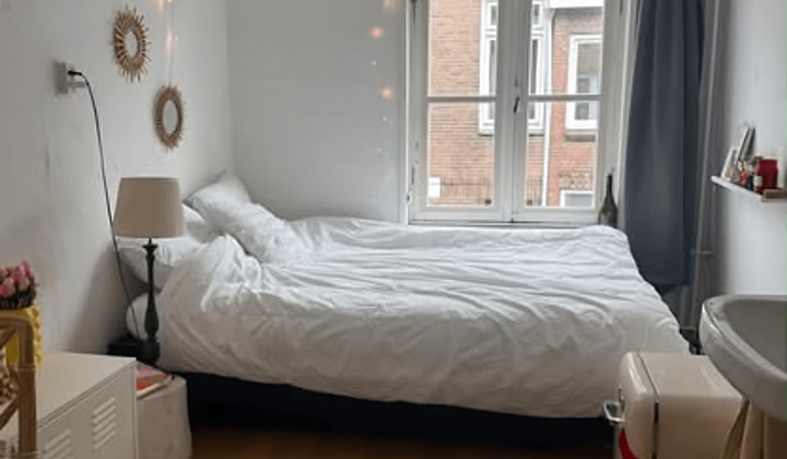 Kleine kamer met wasmachine en all-in prijs
