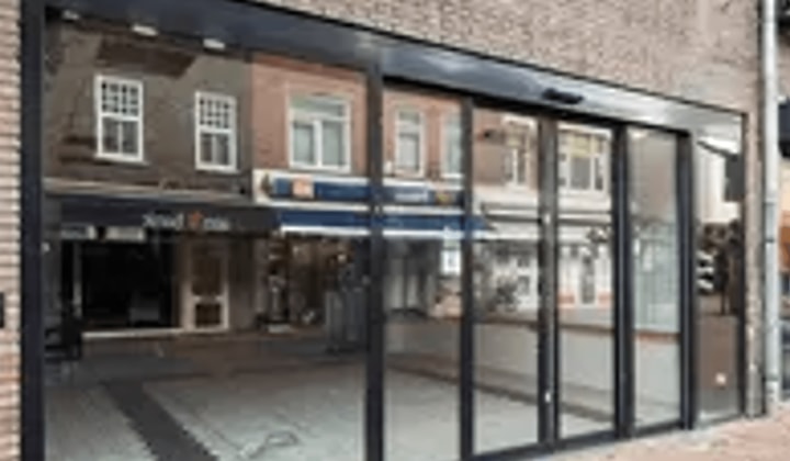 Bedrijfsruimte · 142 m² · €1800,-