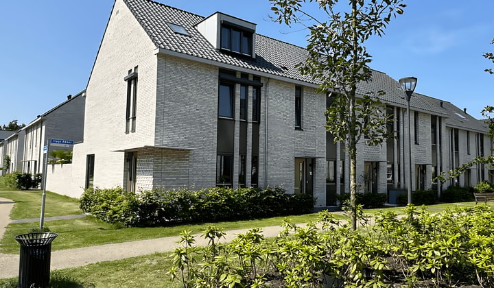 Huis | 117m² | €2075,-