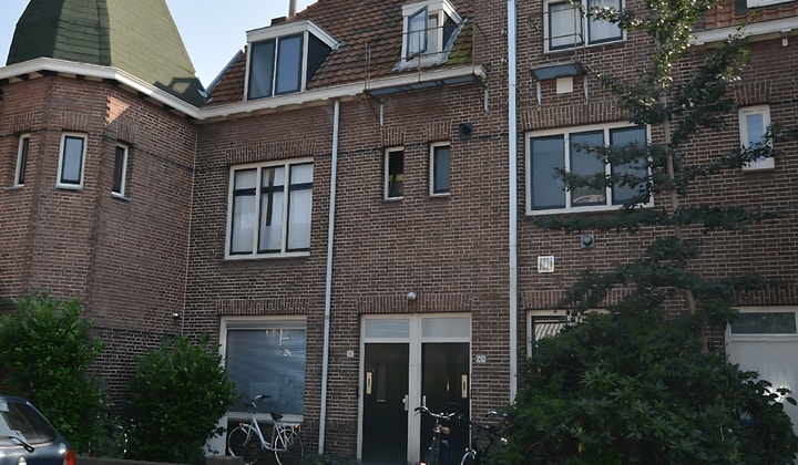 Kamer met eigen sanitaire voorzieningen en gedeelde keuken