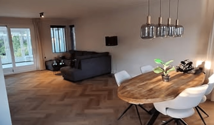 Huis | 128m² | €560,-