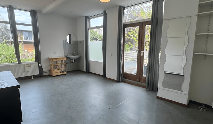 Studio · 30 m² · €610,-