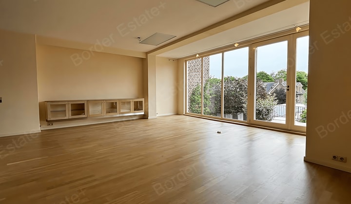 Huis | 102m² | €2700,-