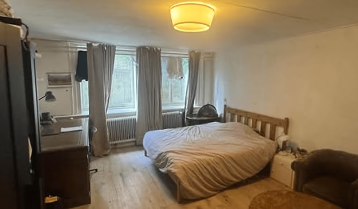 Ruime kamer met tuin, alleen voor mannen