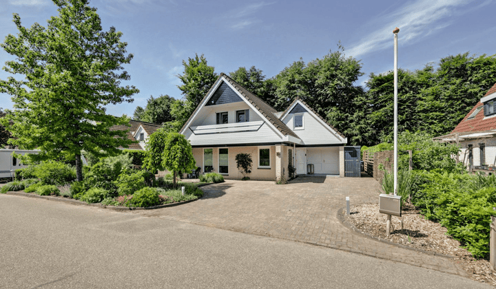 Huis | 160m² | Lindenlaan | €1950,-