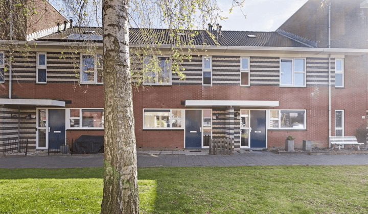 Huis · 109 m² · €2490,-