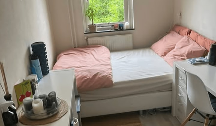 Kamer | 9m² | €415,-