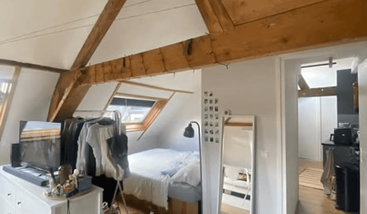 Kamer met balkon en wasmachine inclusief prijs