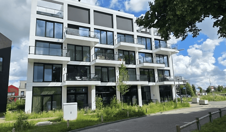 Gemeubileerd appartement met balkon en gestoffeerd