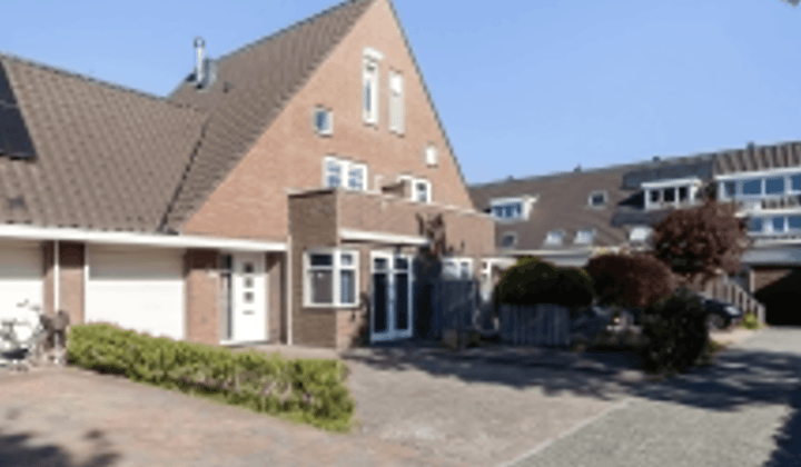 Kamer | 206m² | €3150,-