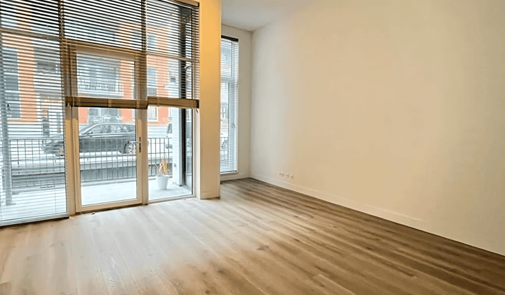 Appartement met 2 slaapkamers en balkon in rustige woonwijk