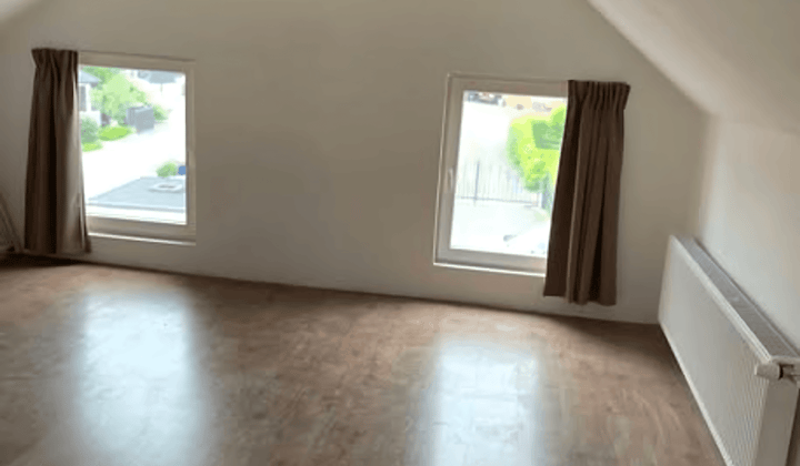 Kamer | m² | €595,-