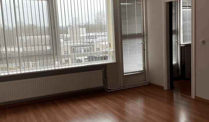 Appartement met balkon en tuin, tijdelijk te huur
