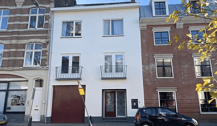 Appartement met 3 slaapkamers en privéparkeerplaats