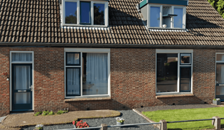 Eengezinswoning met tuin en parkeergelegenheid