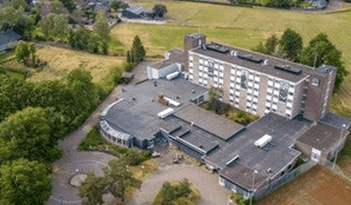 Gemeubileerde kamer met gedeelde voorzieningen en tijdelijke huur