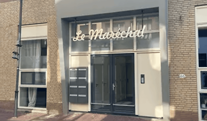 Kamer | 92m² | €1228,-