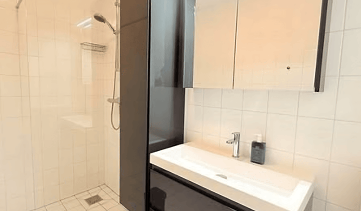 Gemeubileerd appartement met balkon en parkeergelegenheid