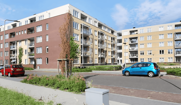 Kamer | 149m² | €1055,-