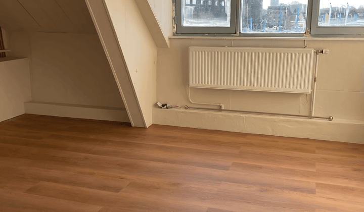 Gestoffeerde kamer met lange huurperiode in stadscentrum