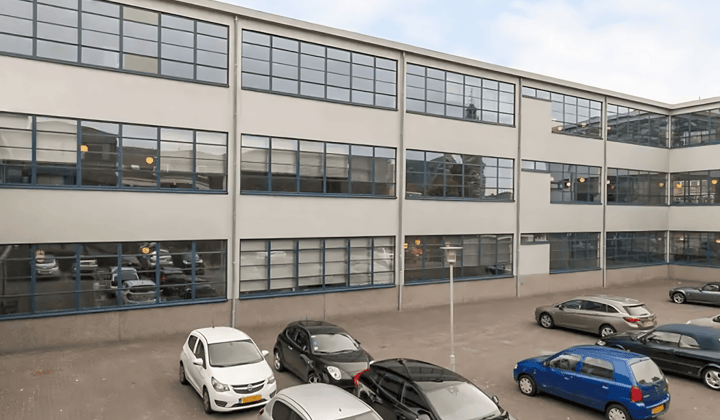 Bedrijfsruimte · 153 m² · €1620,-