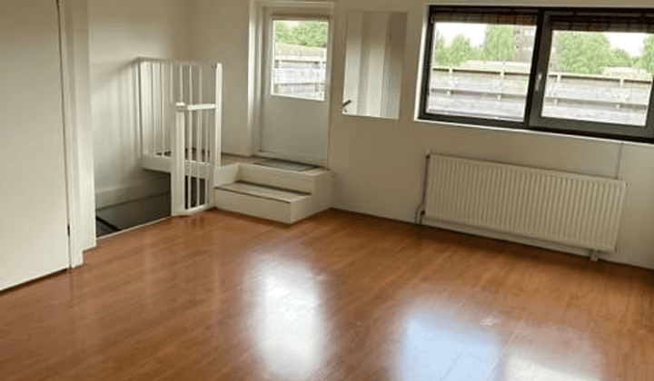 Studio · 28 m² · €1050,-