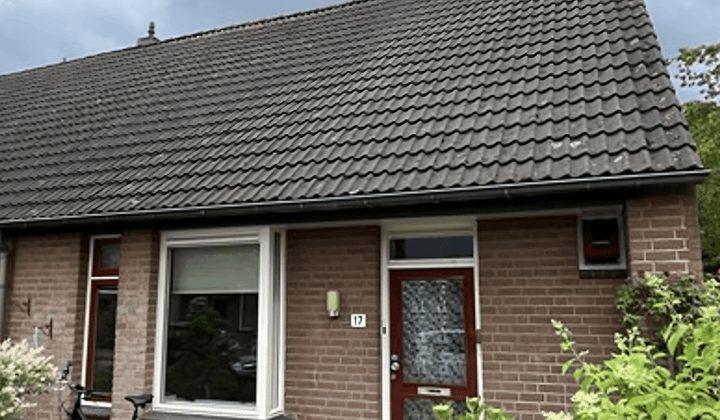 Eengezinswoning met tuin en parkeergelegenheid