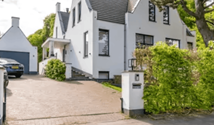Appartement · 256 m² · €5750,-