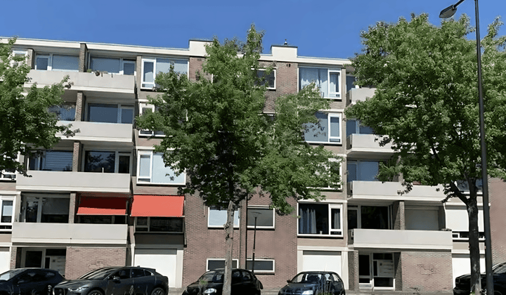 Gestoffeerd appartement met balkon en 2 slaapkamers
