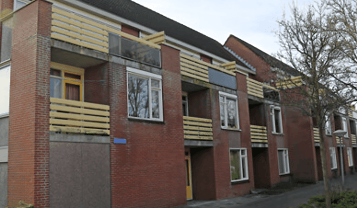 Appartement met balkon en parkeerplaats
