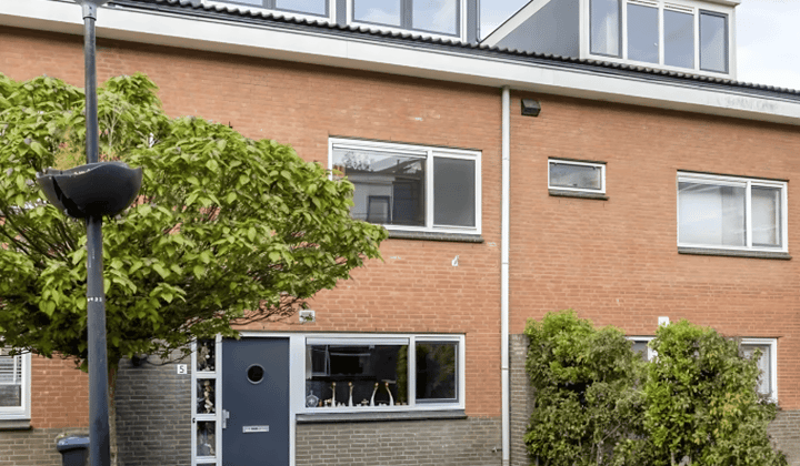Kamer | 88m² | €2295,-