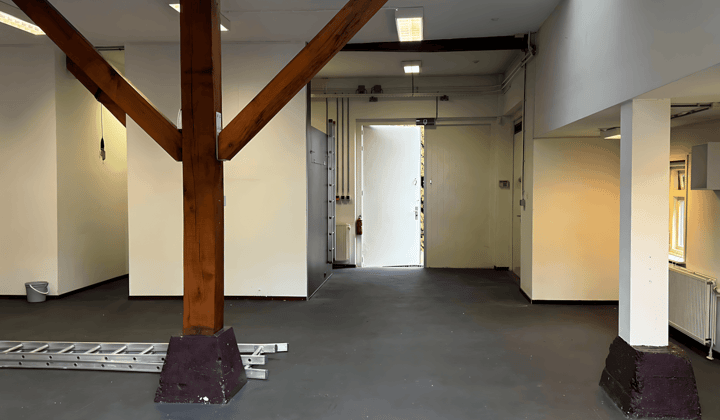 Bedrijfsruimte · 120 m² · €1460,-