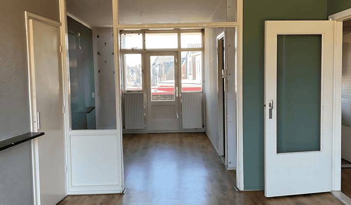 Gestoffeerd appartement met balkon en tijdelijke verhuur