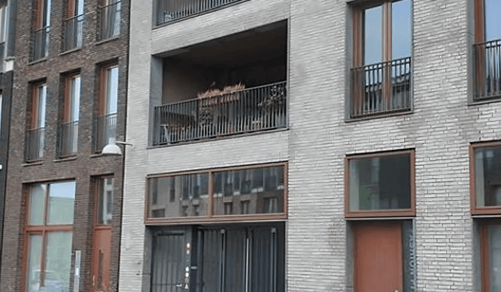 Huis | m² | €175,-