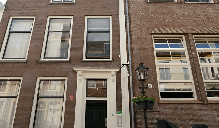Studentenkamer met tuin en wasmachine