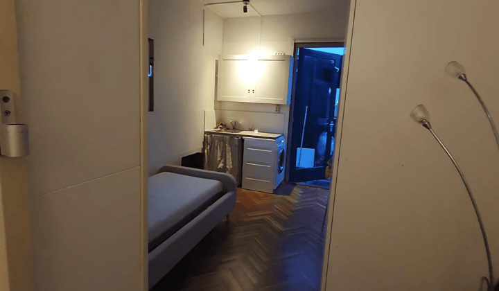 Studio · 25 m² · €1500,-
