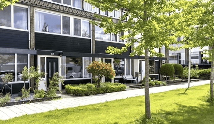 Huis | 106m² | €2050,-