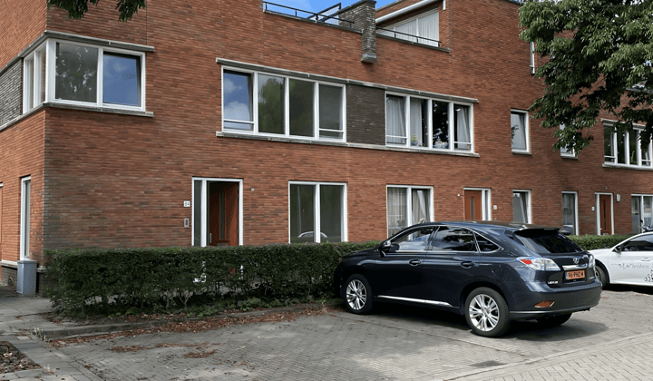 Huis · 100 m² · €2150,-