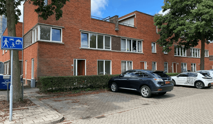 Huis · 100 m² · €2150,-