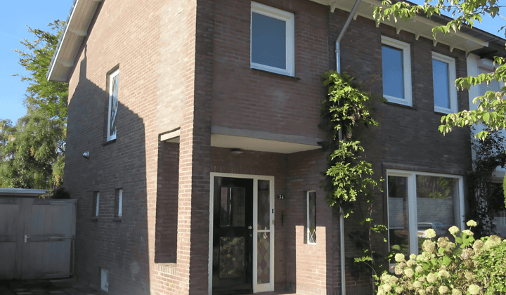Huis | 111m² | €2695,-