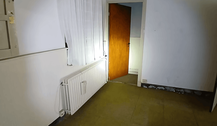 Huis | 100m² | €8888,-